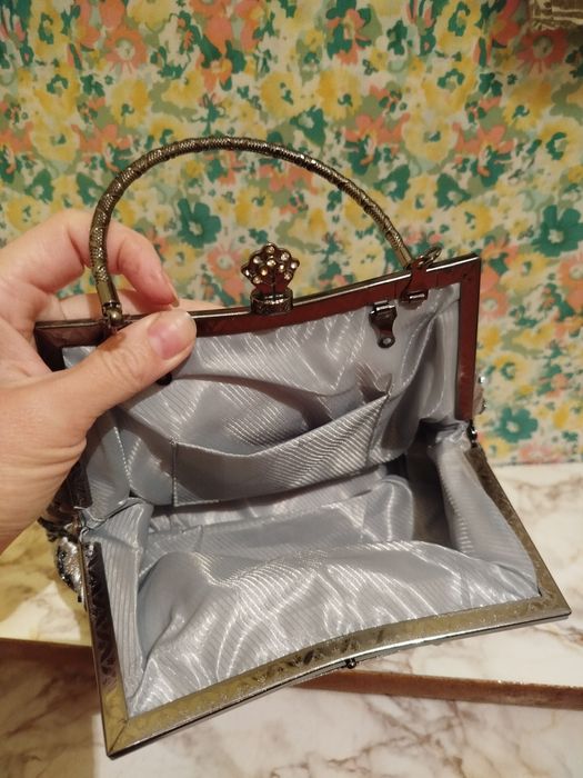 Жіноча вінтажна сумочка вишита бісером