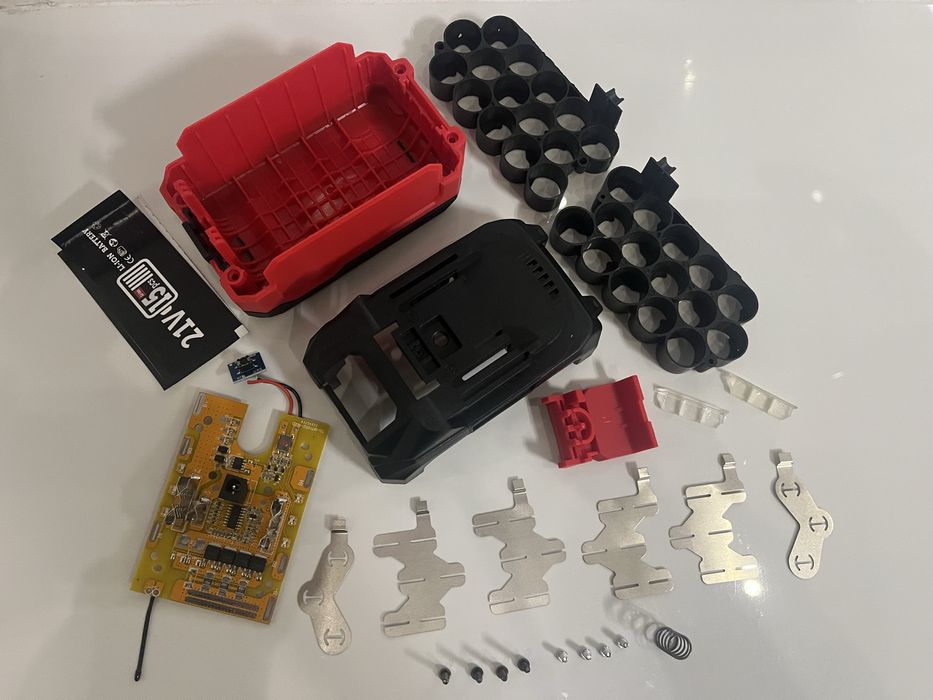 Корпуси для  збірки 18-21v, 5s3p на 15 єлементів 18650 посадка макіта