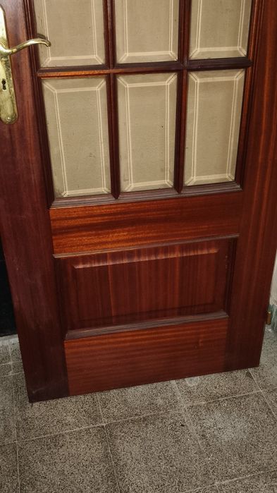 Porta de sala ou corredor maciça