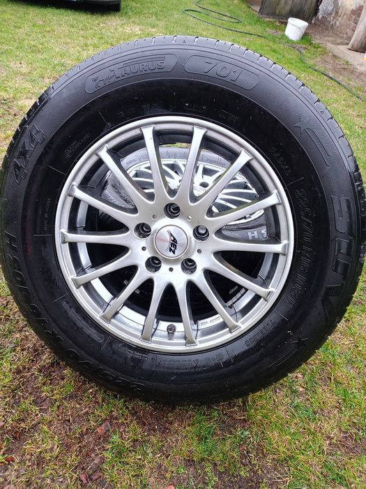 Opony wielosezonowe 225/70 r16 4 sztuki
