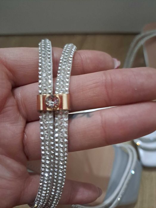 Sandały srebrne na obcasie