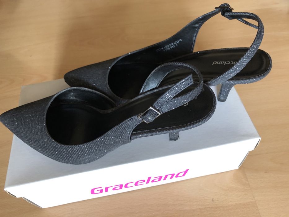 Czółenka bez pięty na szpilce 40