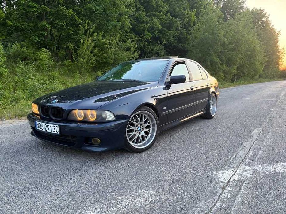 BMW   E39  528iA