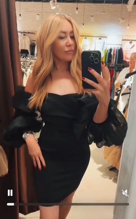 Чорна сукня коротка