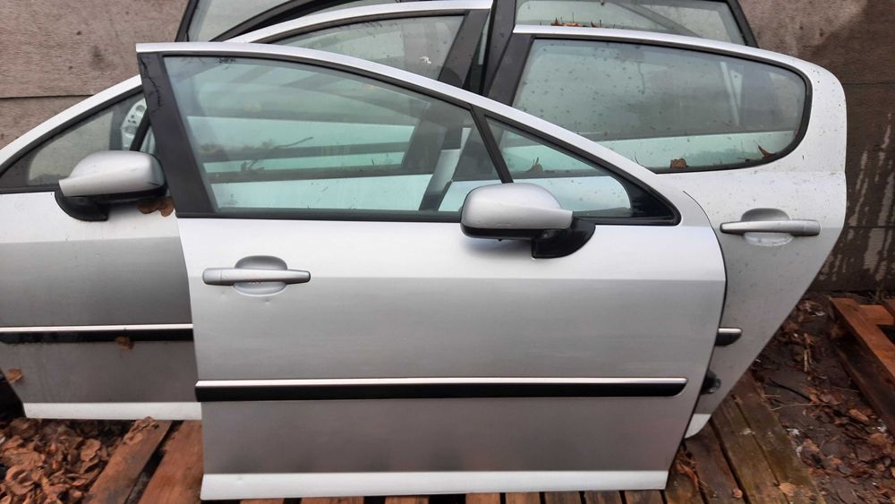 lak. EZRC Peugeot 407 sedan drzwi kompletne do montażu