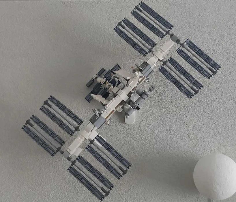Uchwyt ścienny dla Lego International Space Station 21321