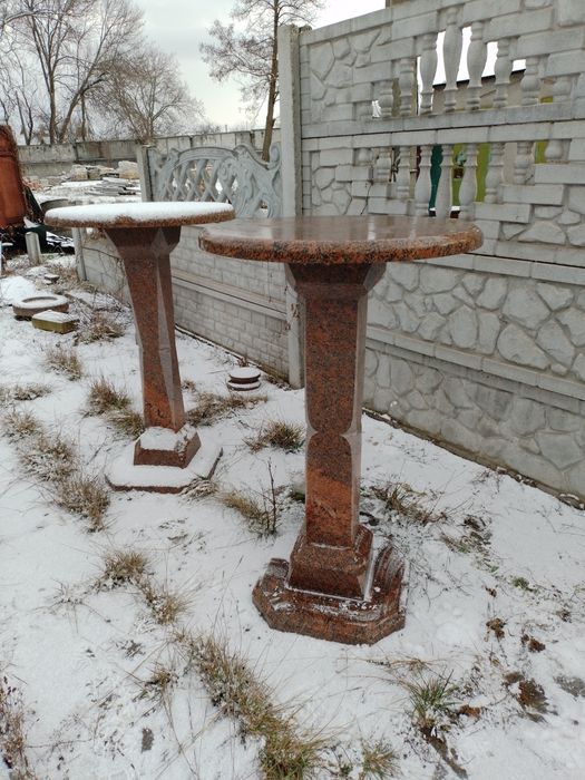 Гранітний Стол .