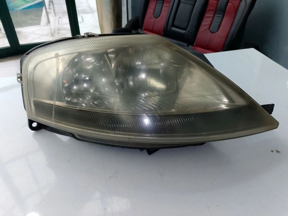 FAROL DIREITO CITROEN C3 I 02- / 9647214180 APOIO PARTIDO