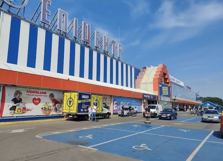 Зніму Жуляни Лятошинського кімнату квартиру працюючий чоловік 50 років