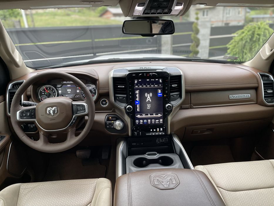 Dodge Ram 1500 5.7Lpg Laramie radio 12” 58tys km hak full led asystent