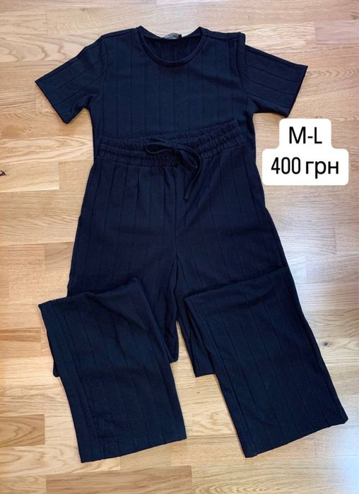 Шорти джинсові, шкіряні, спідниці, костюм у рубчик