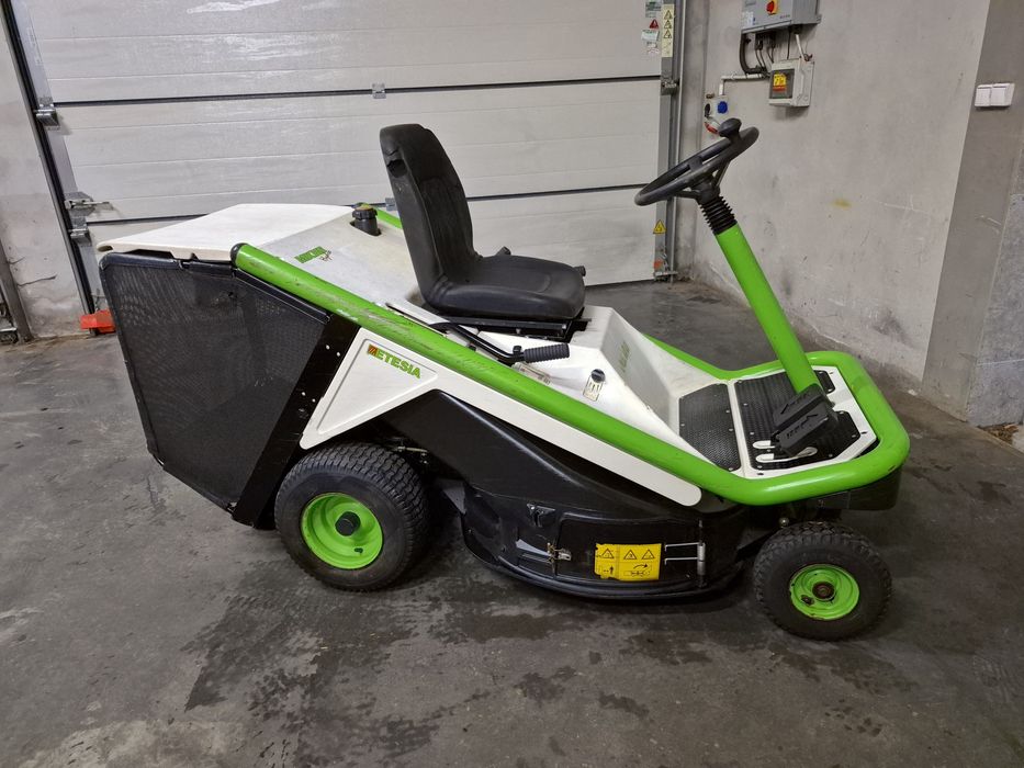 Kosiarka traktorek etesia Bahia silnik kawasaki dwa cylindry.