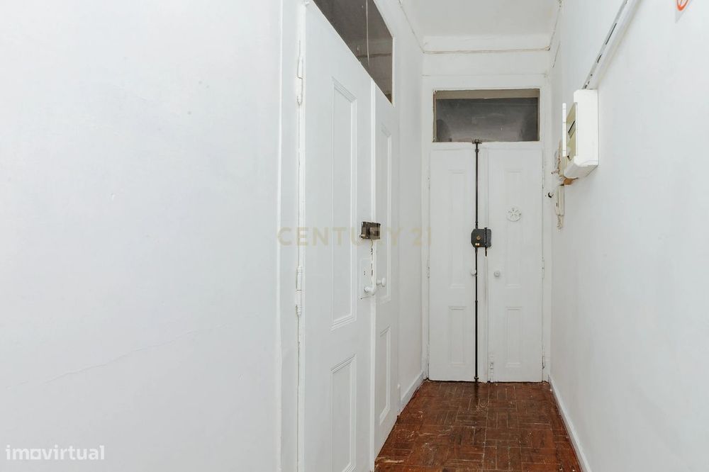 Apartamento T6 na Rua Alexandre Herculano - Oportunidade Única