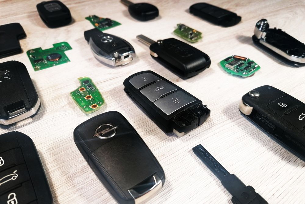 Naprawa pilotów kluczy samochodowych Renault VW Skoda Fiat Kia Opel BM