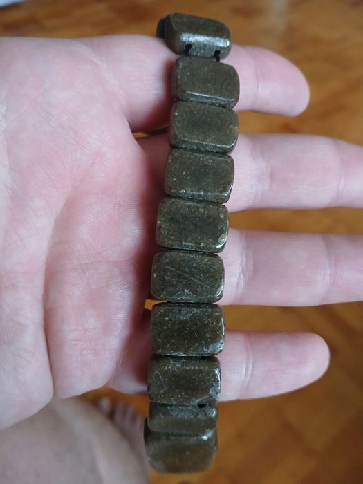 Чётки из разного материала.