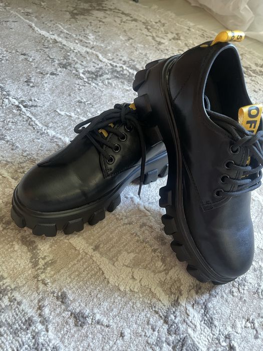 Продам шкіряні лофери