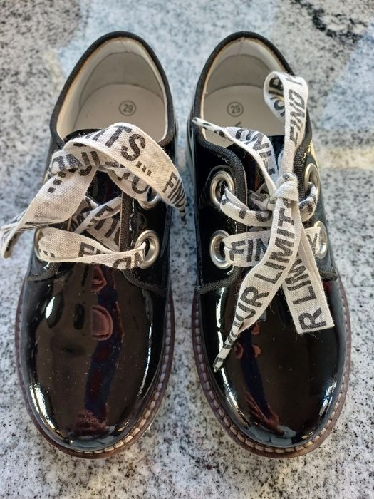 Półbuty Nowe Vertbaudet skóra lakierowana 28r 85zl