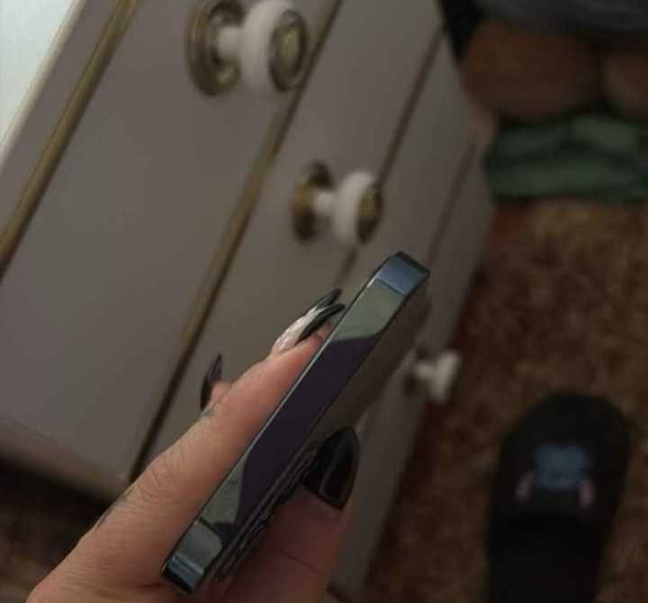 Vendo telemóvel muito bom estado