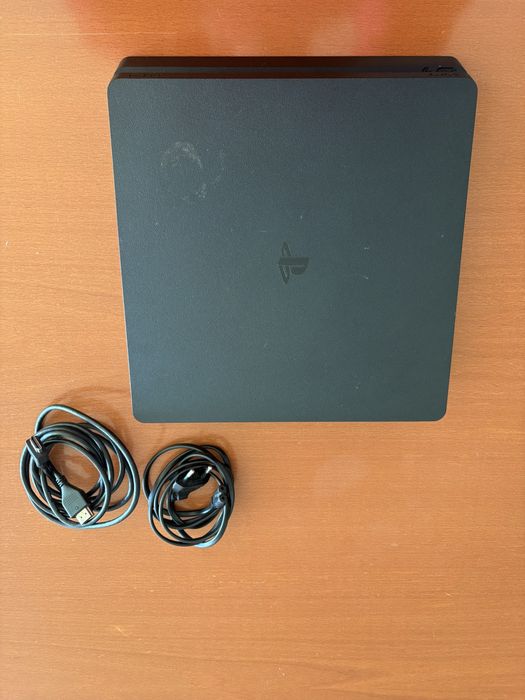 Playstation 4 com comando e jogo