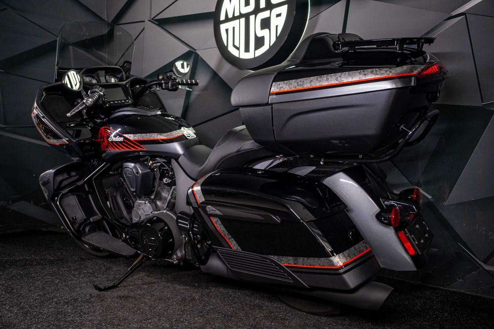 Indian Pursuit Dark Horse