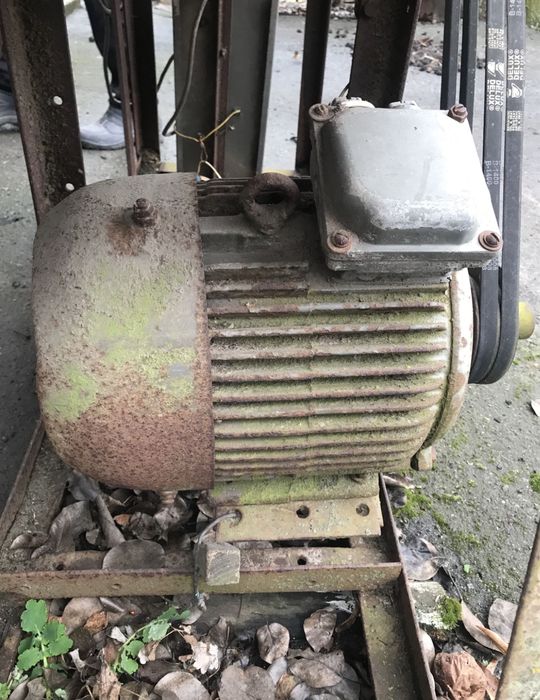 Циркулярка строкальний станок