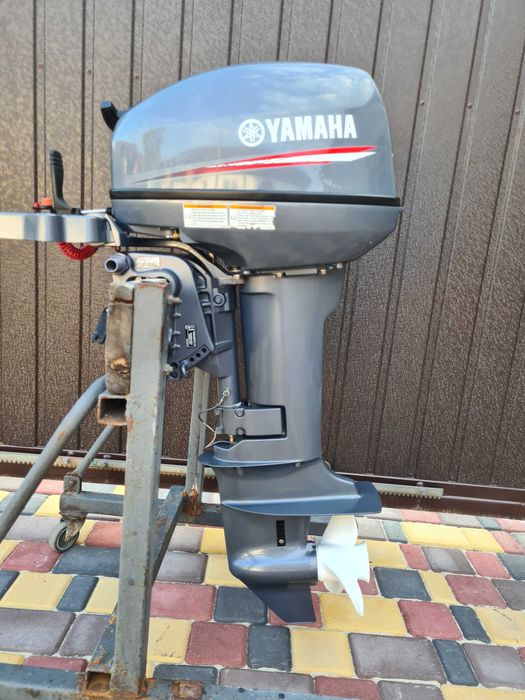 Лодочный мотор Yamaha 15 л.с. 2т 2017г