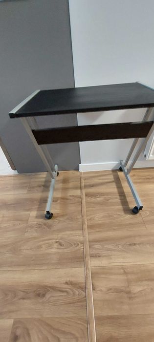 Mobilne biurko, stolik na komputer 64 x 48 x 73 cm
