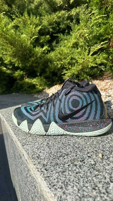 #4733 Nike Kyrie 4   [US 10.5 | 28.5 cm]