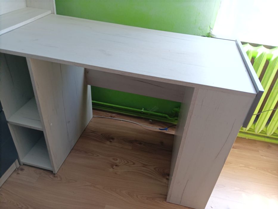 Łóżko z biurkiem