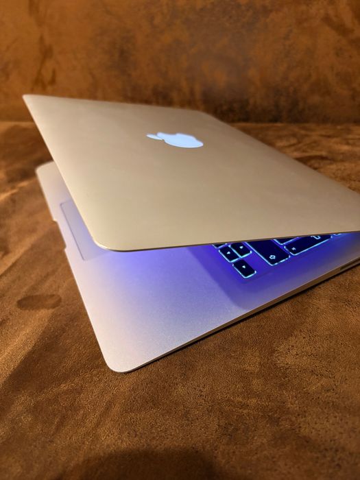 laptop MacBook Air 7,2 A1466 13''+gratis