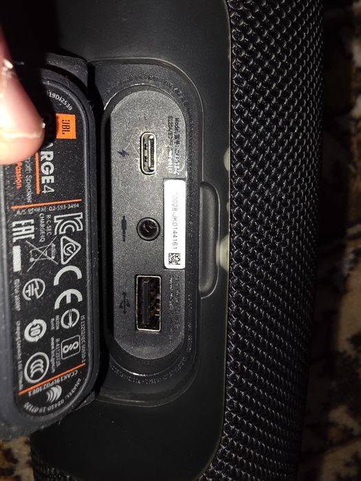 Jbl charge 4  на запчасти