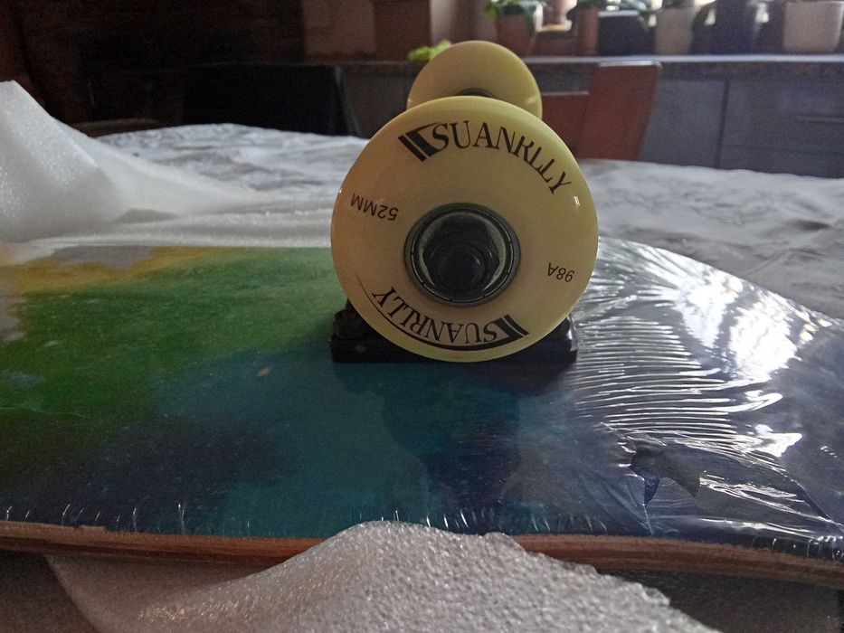 Skate novo sem extriar (será o comprador a extriar)