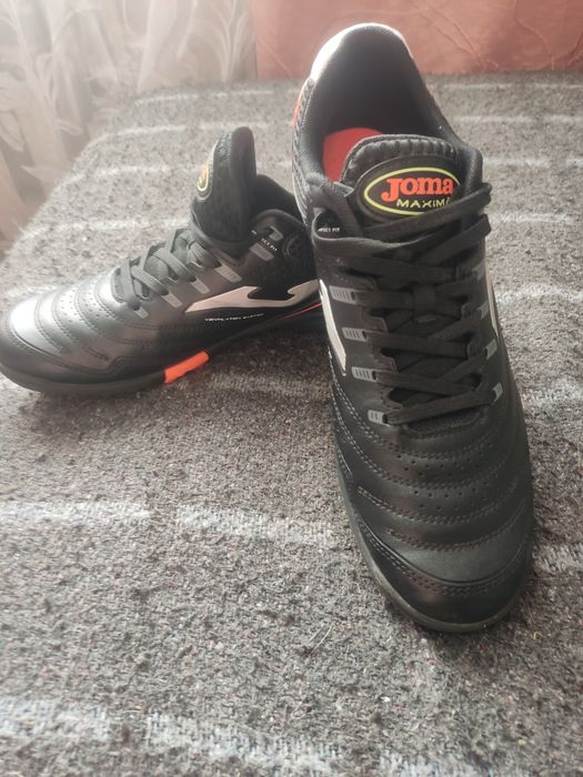Кросівки сороконіжки Joma