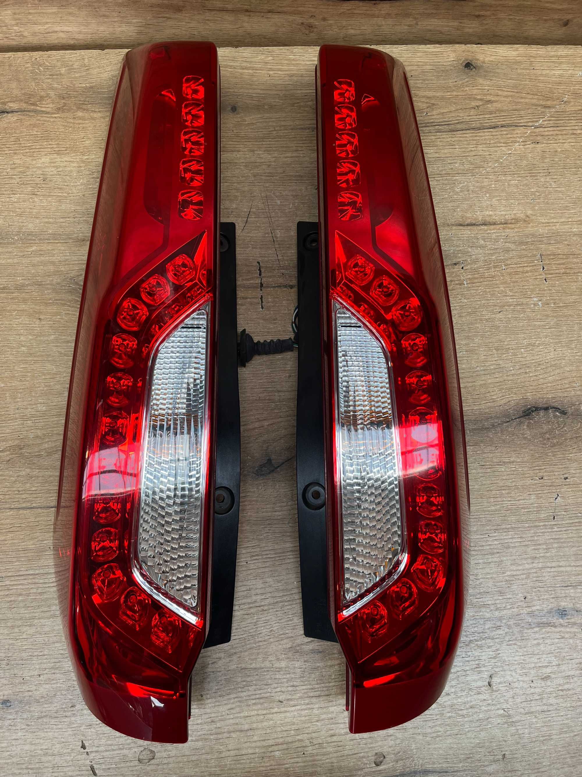 Lampa/reflektor tylny lewy prawy Nissan X-Trail T31 lift Milicz • OLX.pl