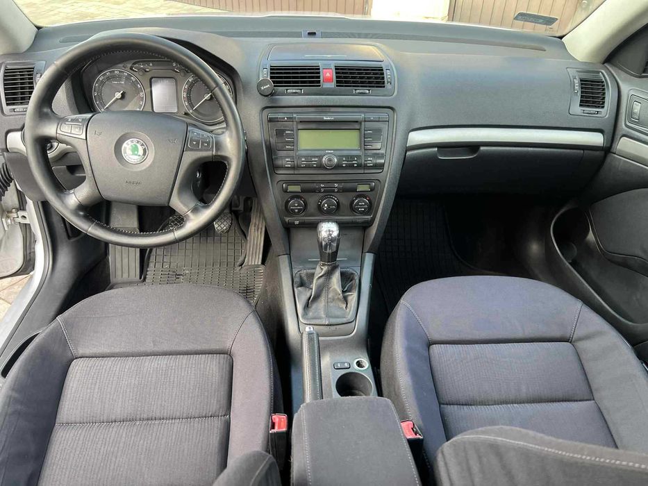 Skoda Octavia                                   .