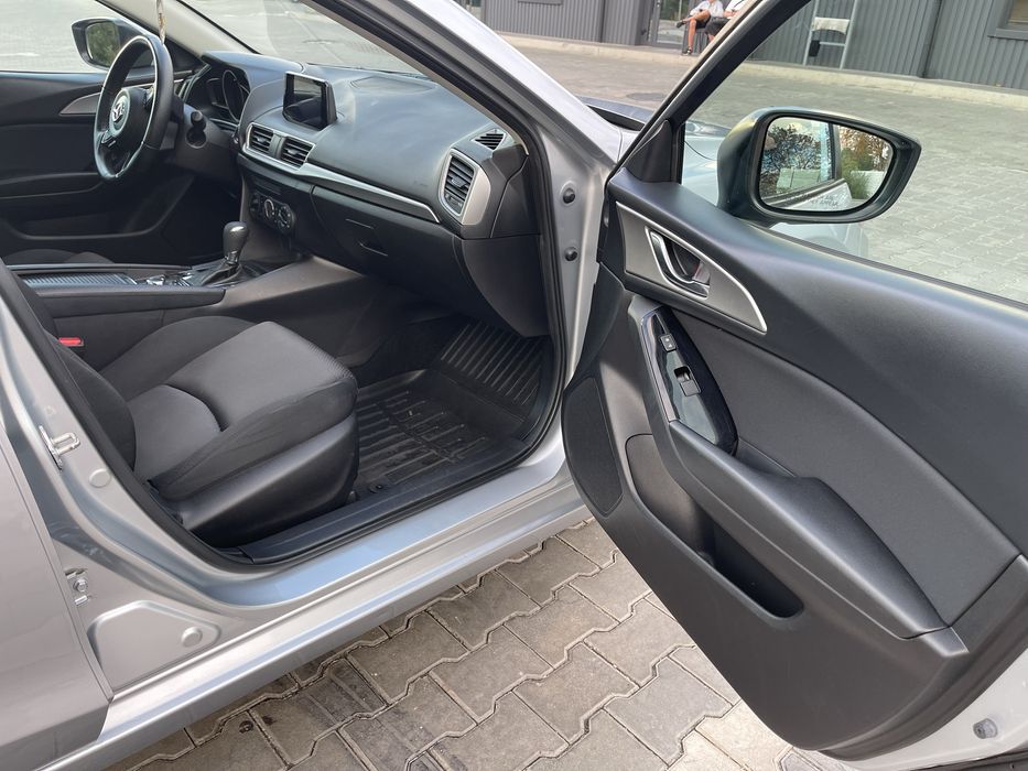 Mazda 3 2018 • 2.0 • Автомат • USA