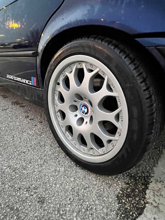 E36 - BMW 318is 1997 (com averbamentos)