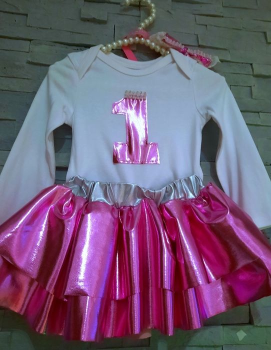 Piękny komplecik na Roczek fuksja