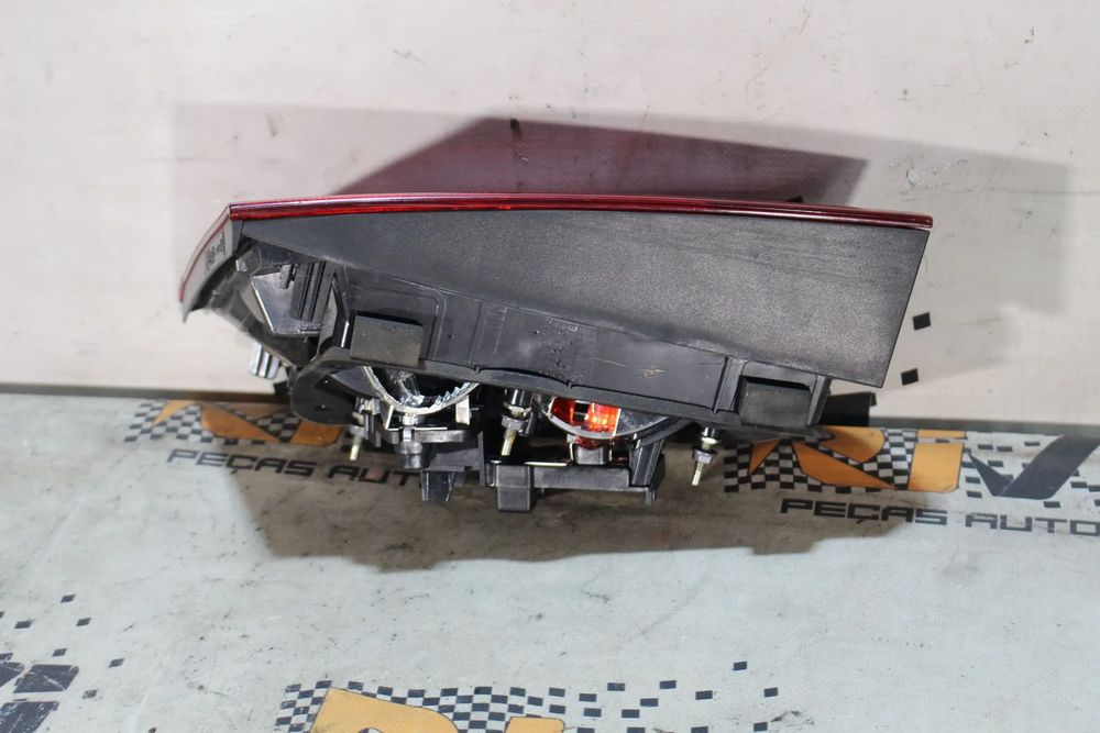 Farolim da mala esquerdo AUDI A3 Sportback (8VA, 8VF)