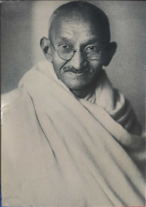 Gandhi A minha vida e as minhas experiências com a verdade, 4 Livros