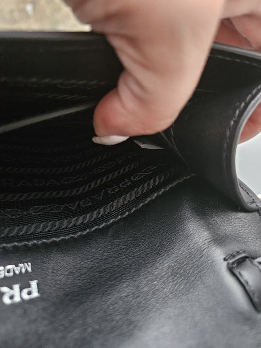 Bolsa prada preta e turquesa