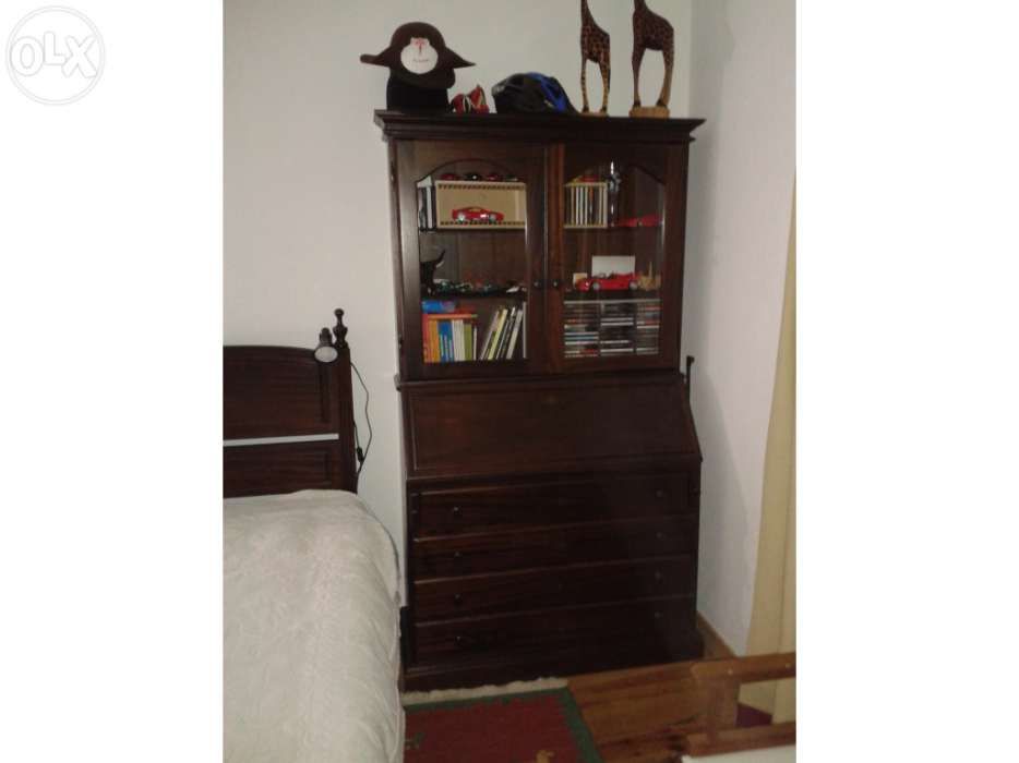 Escrivaninha / Armário / Secretária