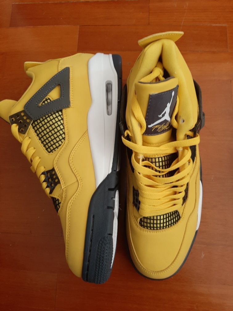 Nike amarelas best sale