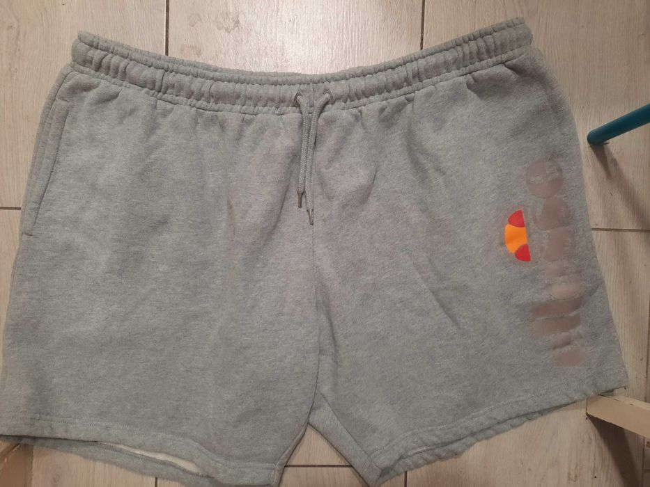 Ellesse- sliczne spodenki dla puszystego 50/52