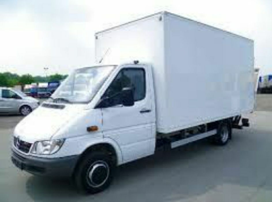 Вивіз сміття, прибирання територій приміщень.