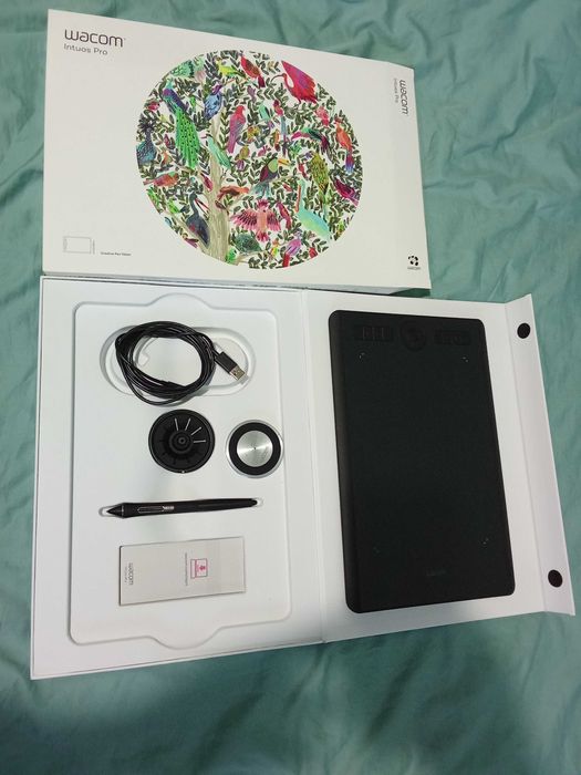 Wacom Intuos Pro M (PTH-660-N)