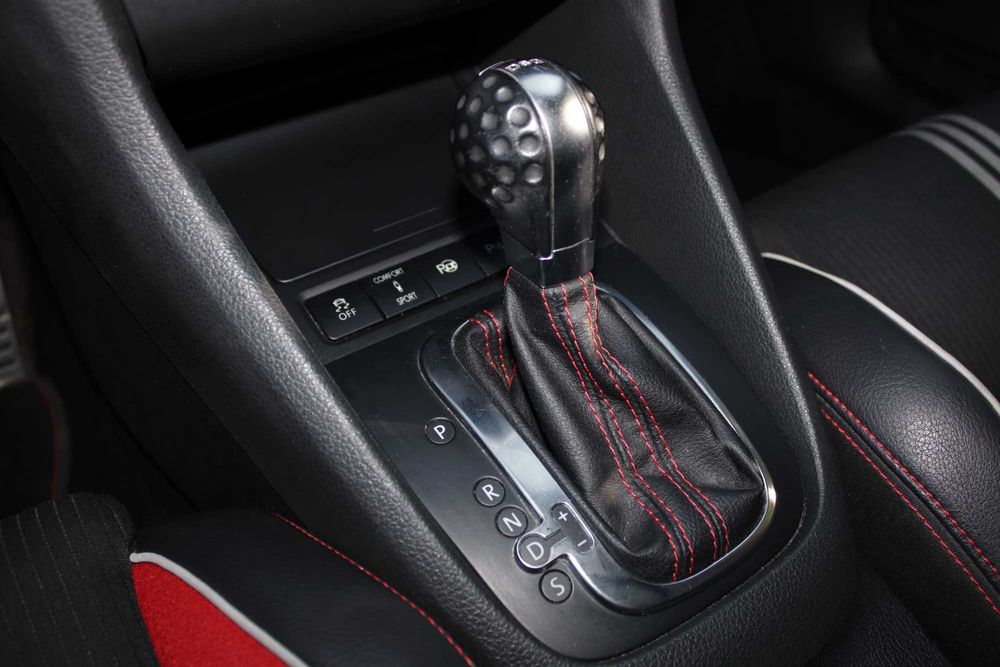 VW Golf 6 GTI DSG Adidas 2.0 TSI 211CV (239€/Mês)