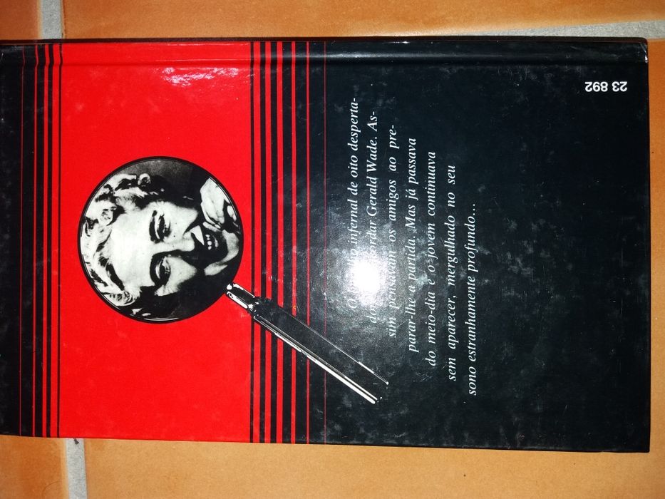 Robin Cook, Desmond Bagley, Agatha Christie...
