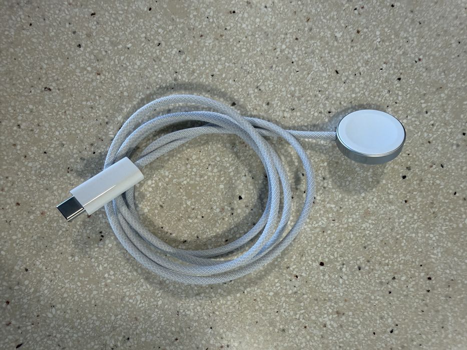 Apple Watch 9 GPS + Celular 45mm