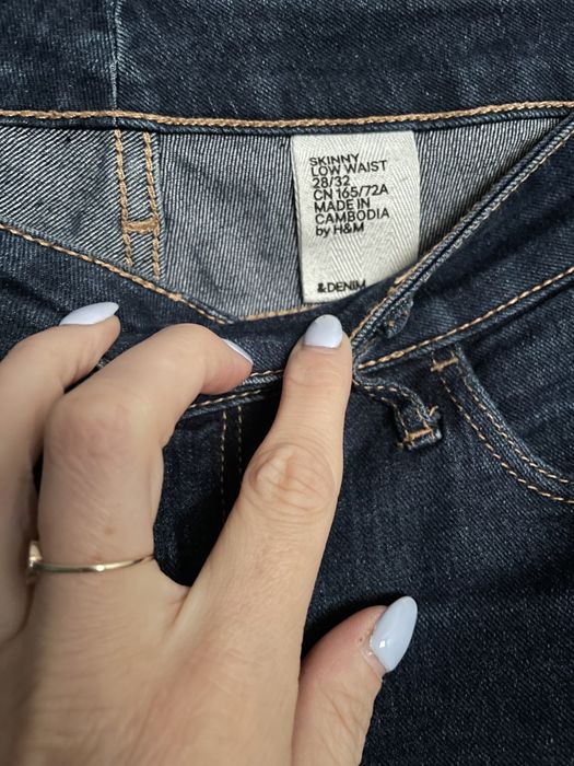 Ciemne jeansy H&M